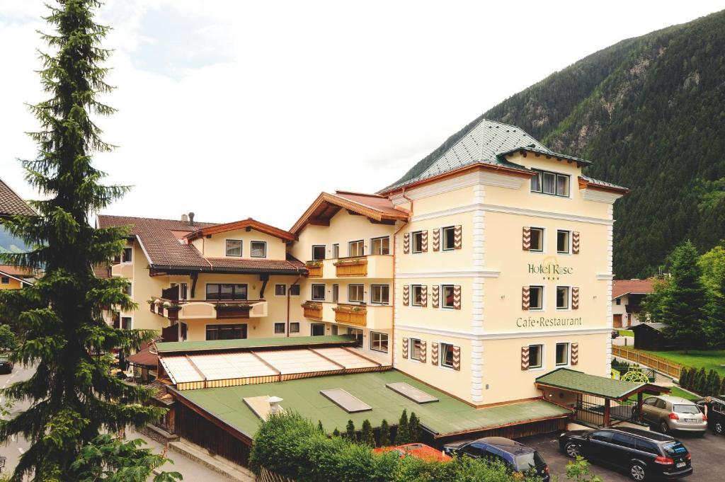 Hotel Rose Mayrhofen Bagian luar foto